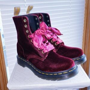 DR MARTENS Burgundy Velvet Lace Up Combat Boots size 6